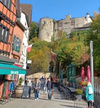 Gem&uuml;tliche City mit der Burg