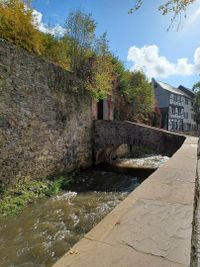 Alte Mauern mitten in der City